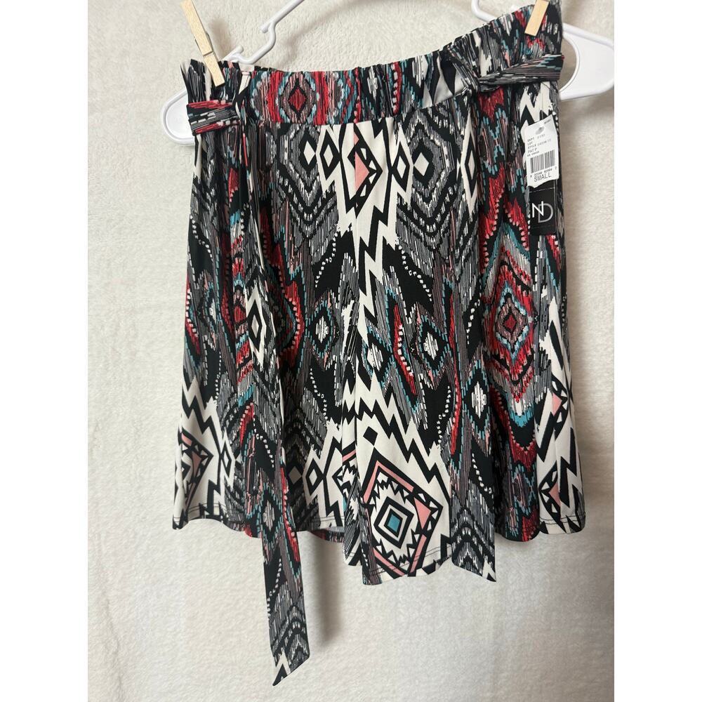 BN #12 New Directions Women’s Shorts - Size Small (NWT)